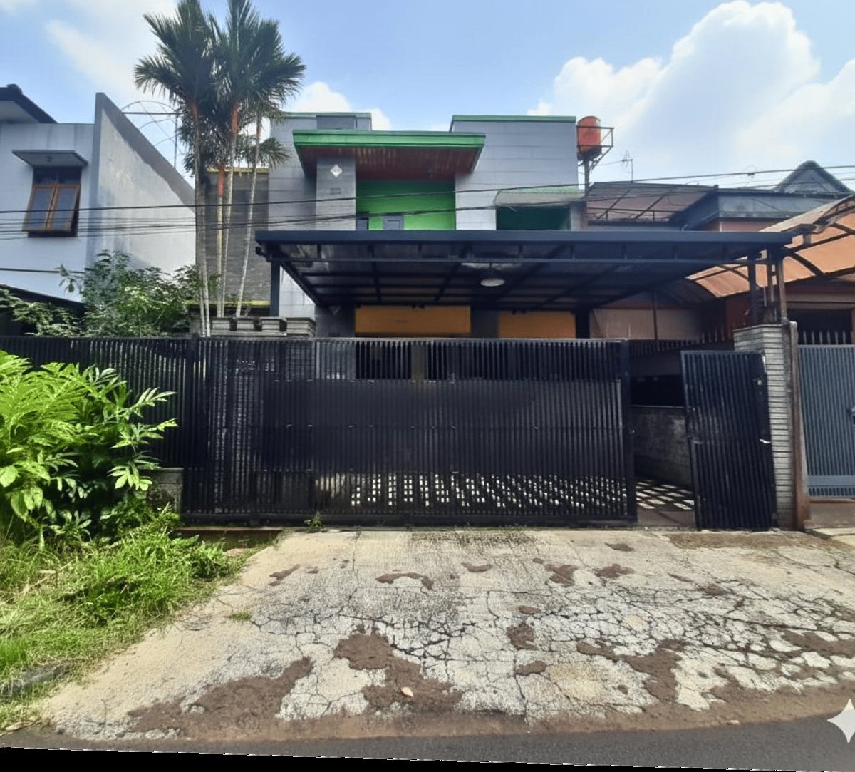 Rumah Luas 2 lantai di Komplek Ujung Berung Indah – Kota Bandung